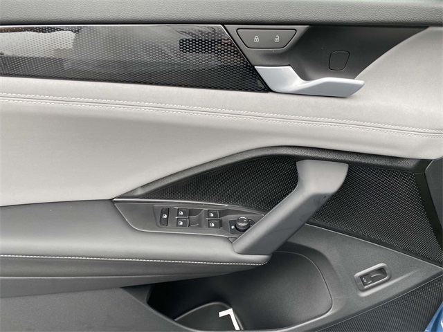 new 2025 Volkswagen Tiguan car, priced at $41,086