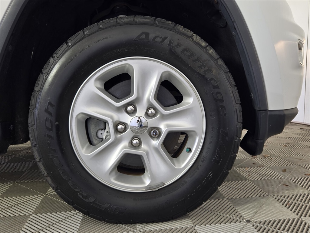 used 2017 Jeep Grand Cherokee car, priced at $12,458