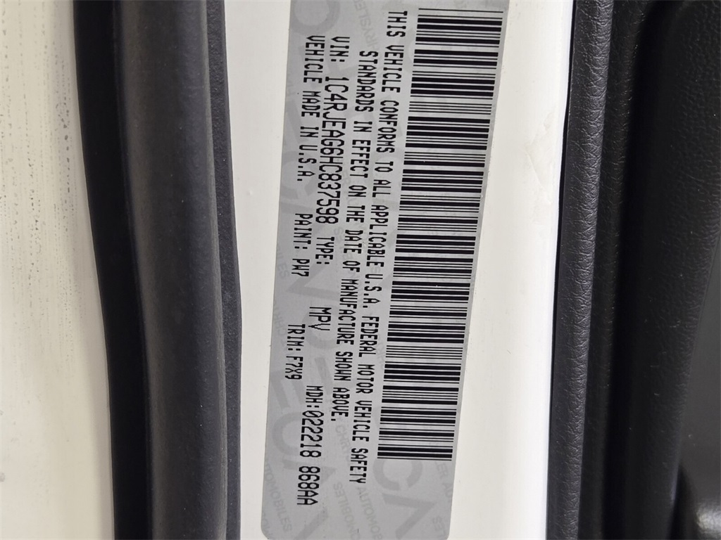 used 2017 Jeep Grand Cherokee car, priced at $12,458