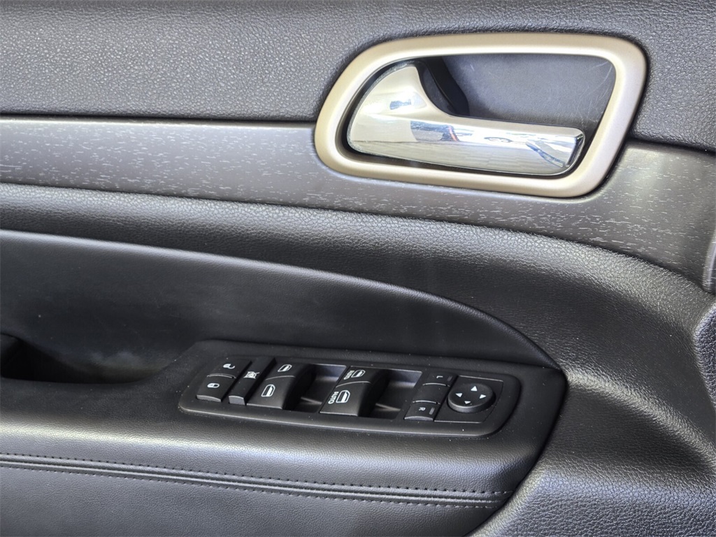 used 2017 Jeep Grand Cherokee car, priced at $12,458