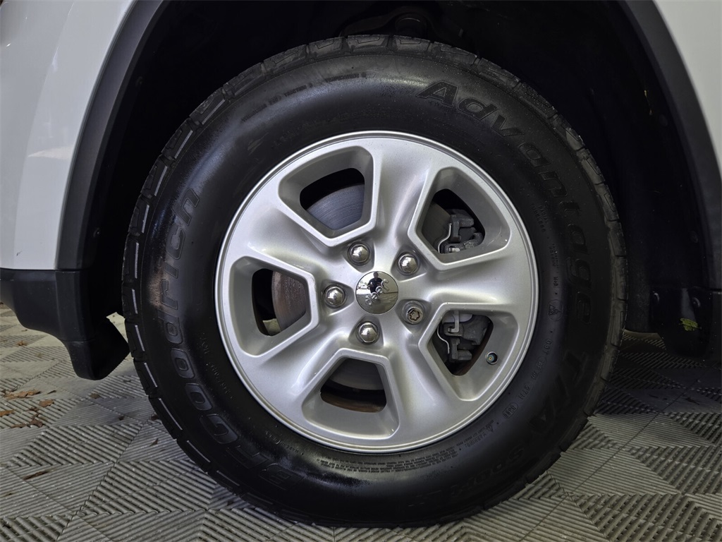 used 2017 Jeep Grand Cherokee car, priced at $12,458