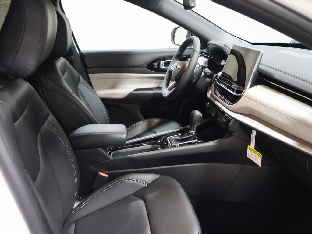 new 2025 Jeep Compass car, priced at $32,898