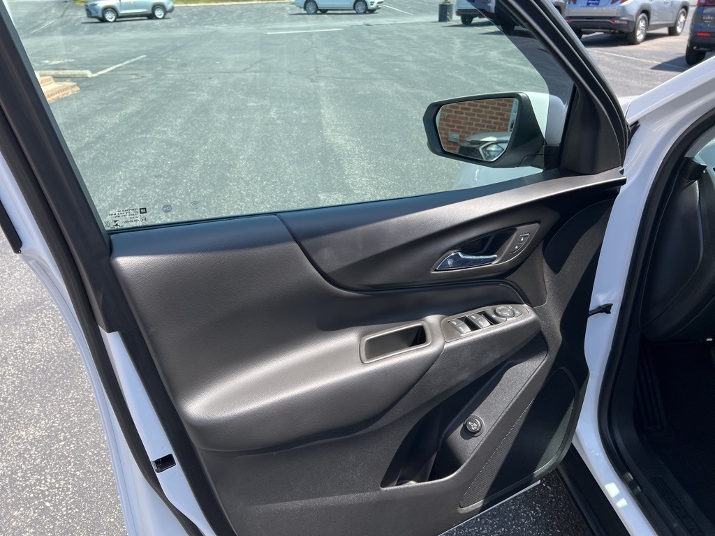 used 2022 Chevrolet Equinox car, priced at $23,900