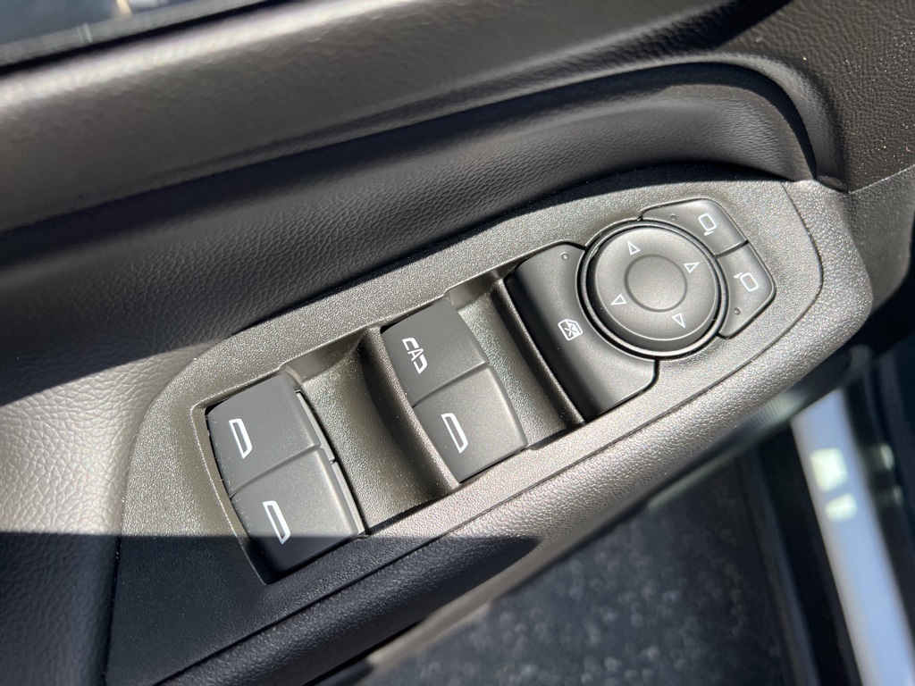 used 2022 Chevrolet Equinox car, priced at $23,900