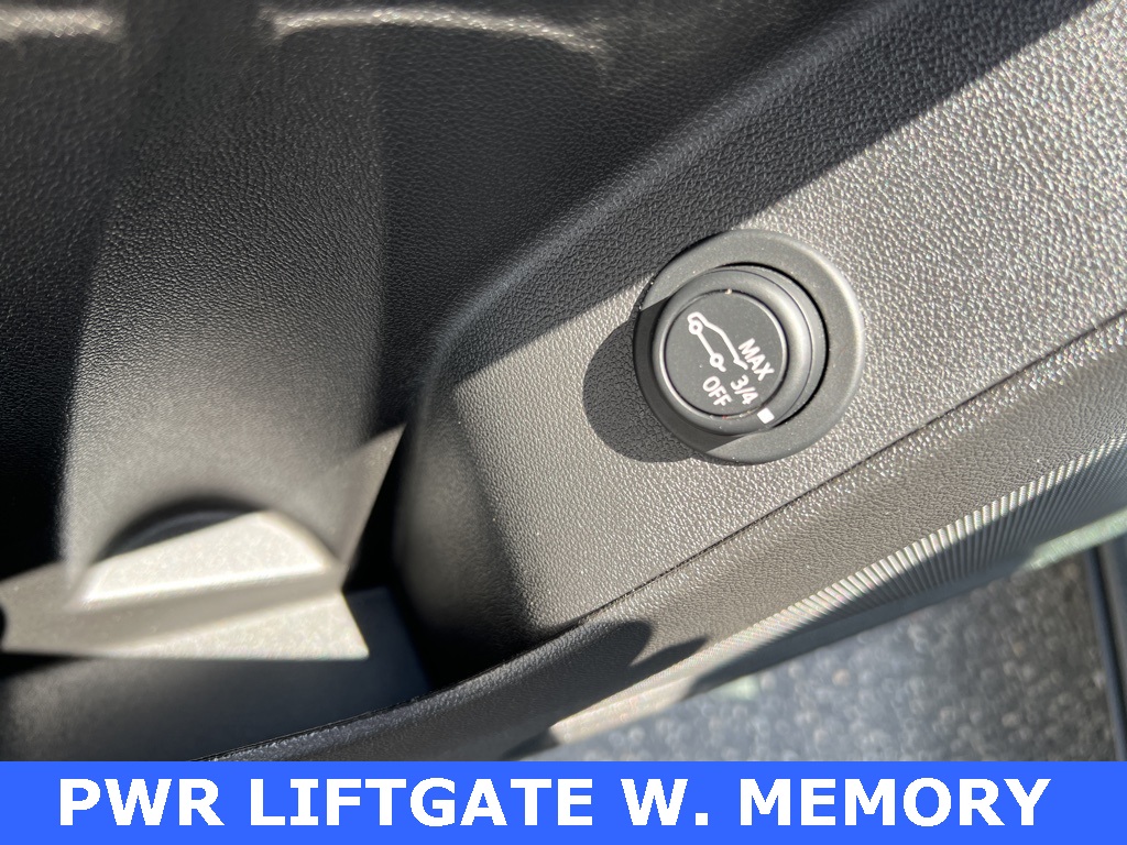 used 2022 Chevrolet Equinox car, priced at $23,900