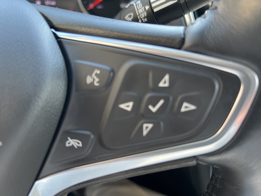 used 2022 Chevrolet Equinox car, priced at $23,900