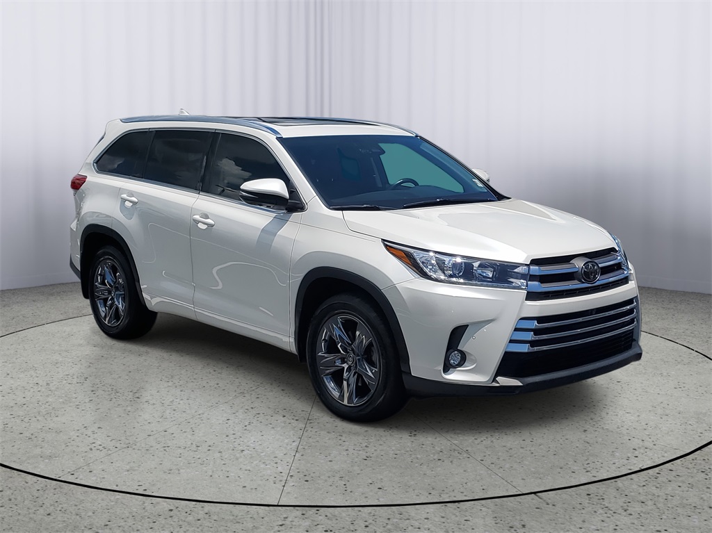 used 2018 Toyota Highlander car, priced at $27,998