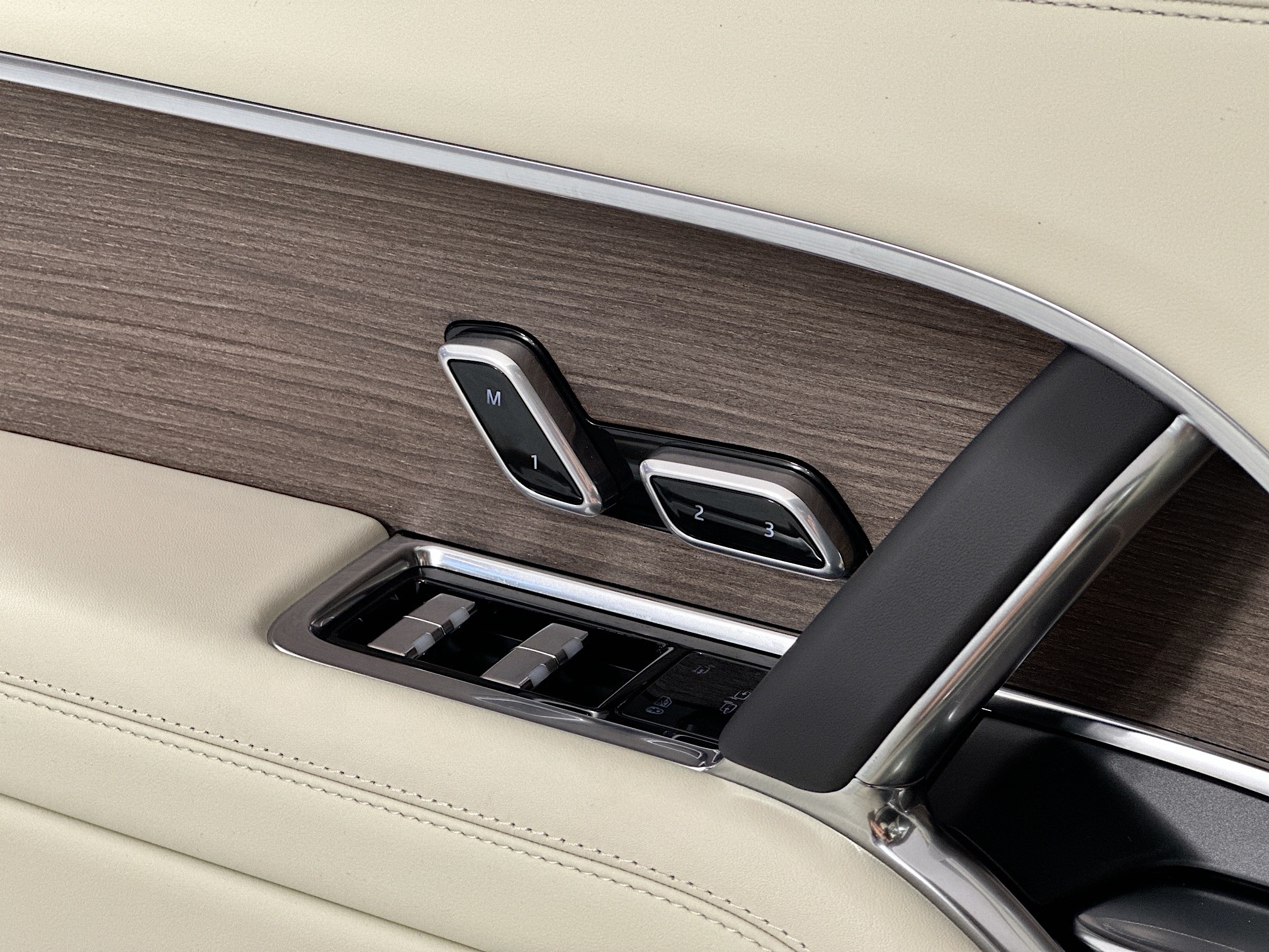 new 2025 Land Rover Range Rover car, priced at $148,000
