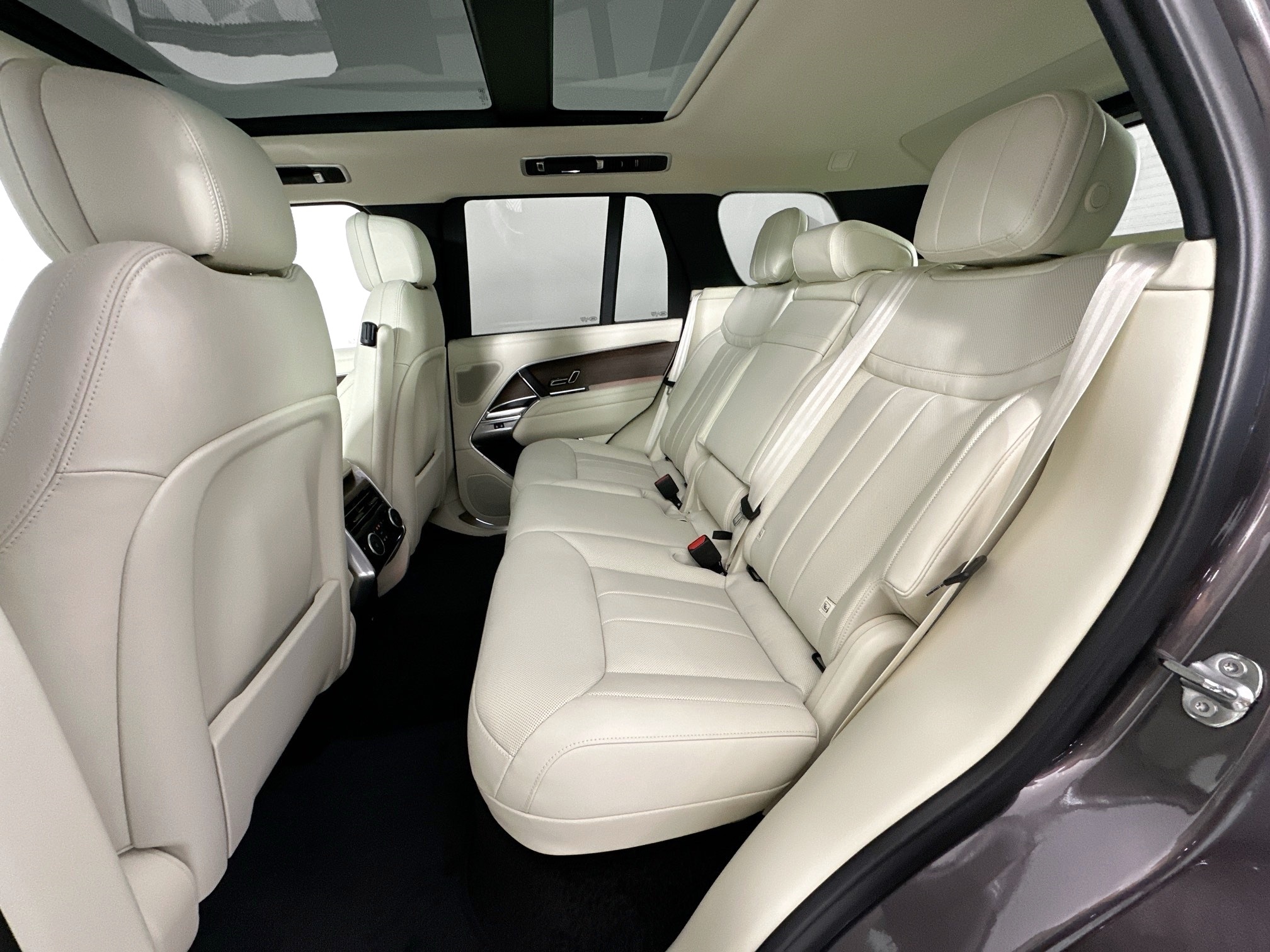 new 2025 Land Rover Range Rover car, priced at $148,000
