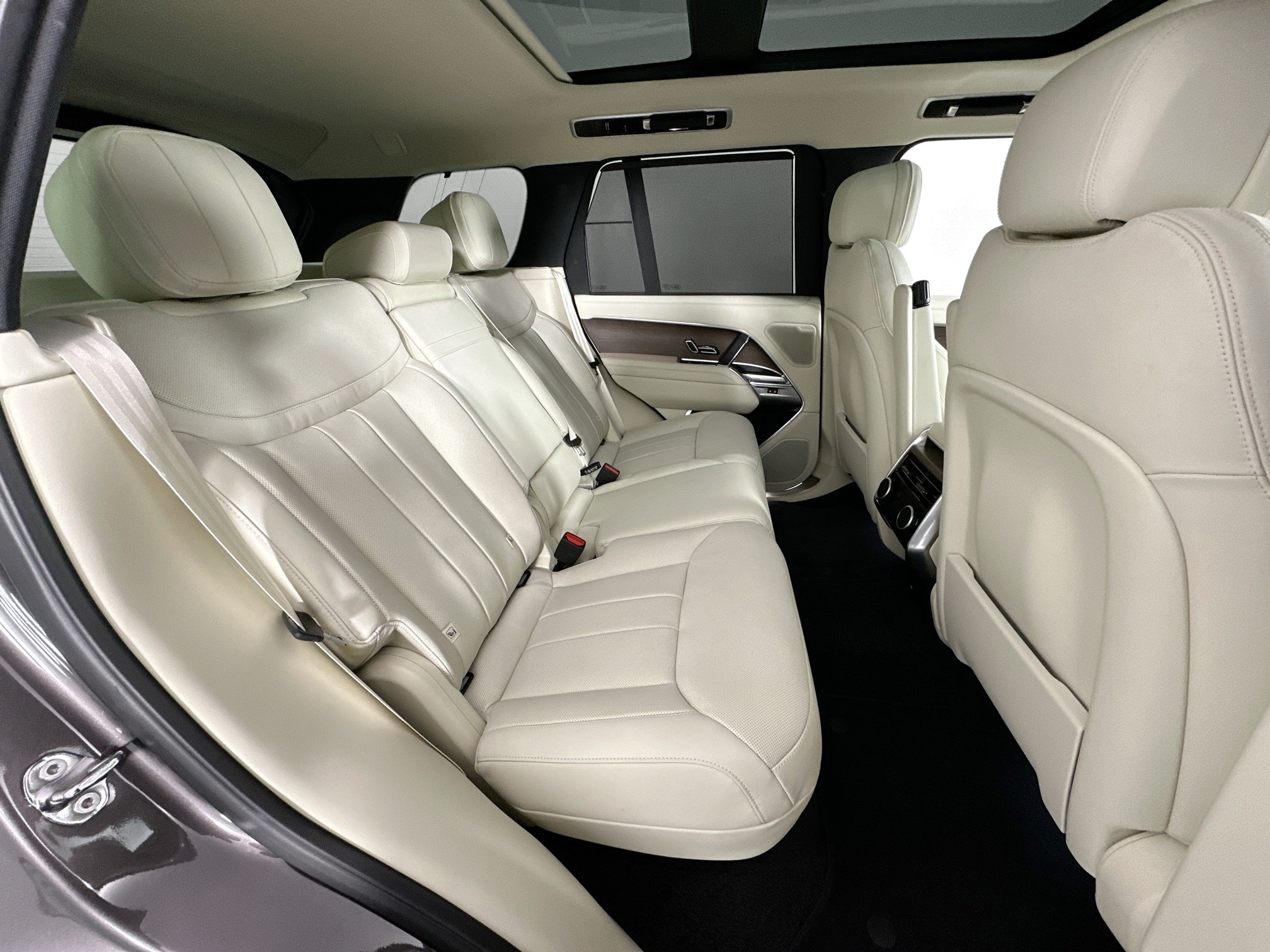 new 2025 Land Rover Range Rover car, priced at $148,000