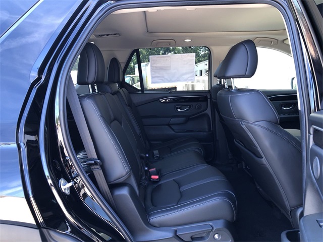 new 2025 Honda Pilot car, priced at $50,550