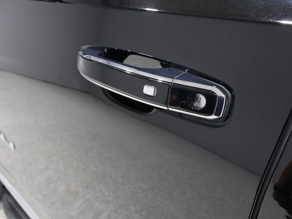 used 2022 GMC Yukon XL car, priced at $60,000