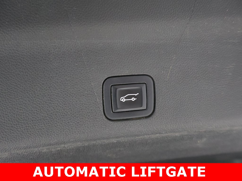 used 2022 GMC Yukon XL car, priced at $60,000