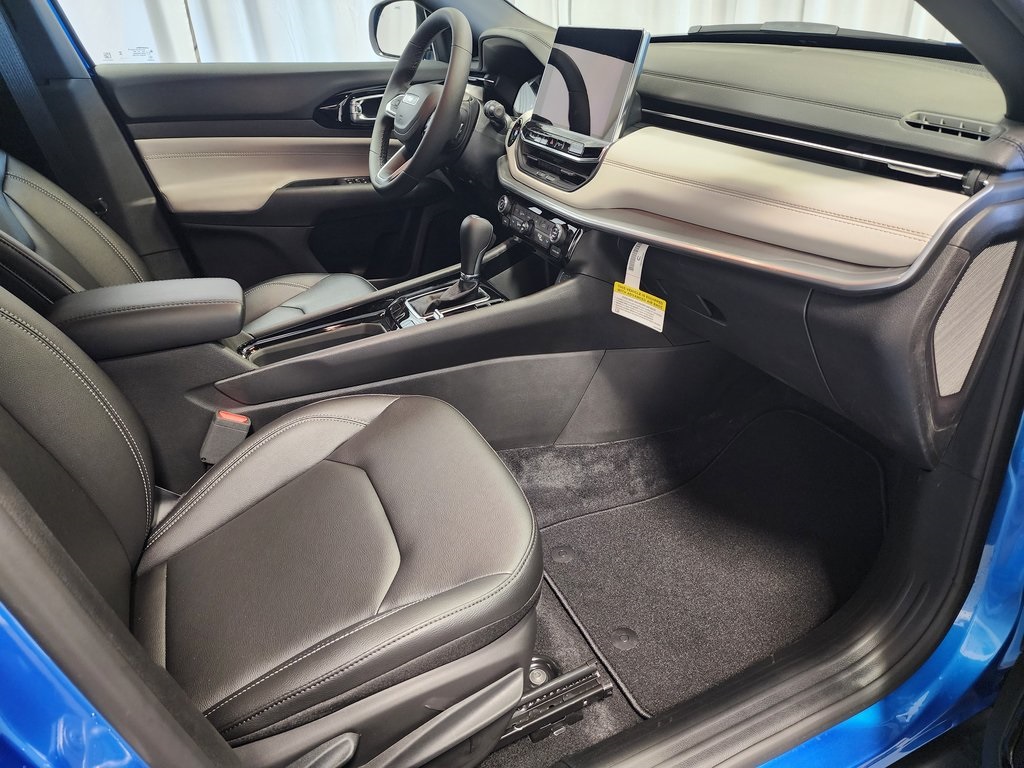 new 2025 Jeep Compass car, priced at $30,985