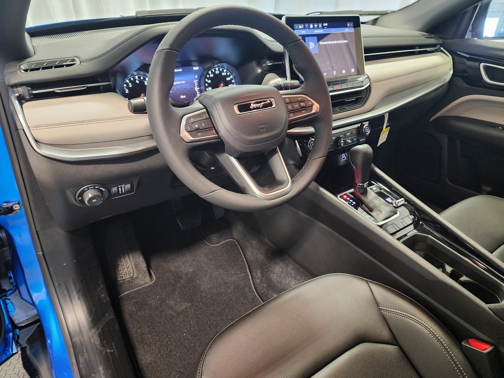 new 2025 Jeep Compass car, priced at $30,985