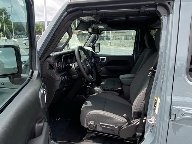 new 2025 Jeep Wrangler car, priced at $53,052