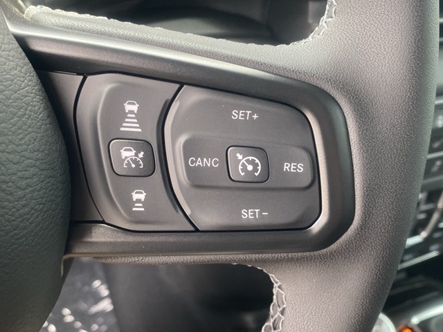 new 2025 Jeep Wrangler car, priced at $53,052