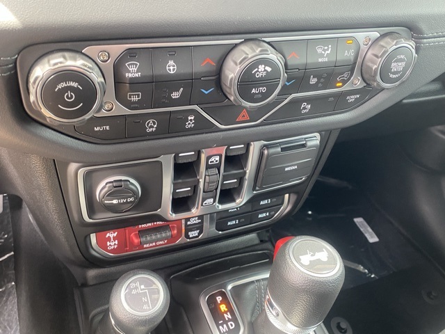new 2025 Jeep Wrangler car, priced at $53,052