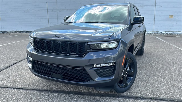 new 2025 Jeep Grand Cherokee car, priced at $48,703