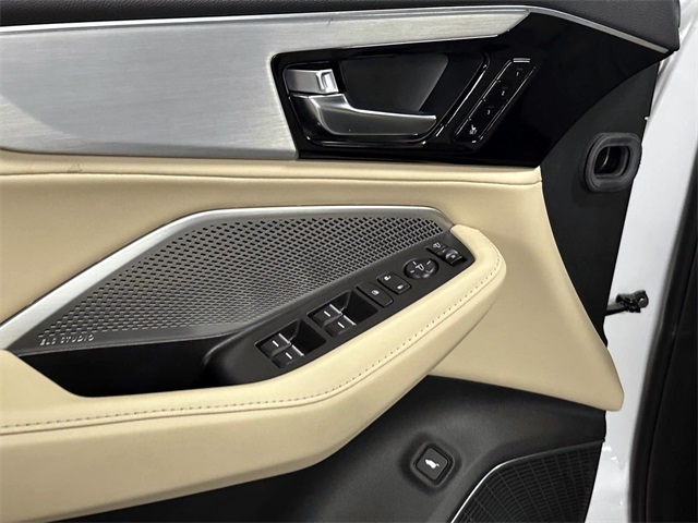 used 2023 Acura MDX car, priced at $43,898