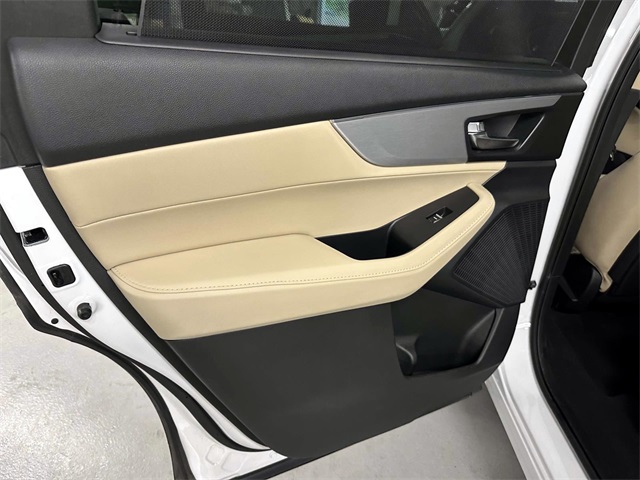 used 2023 Acura MDX car, priced at $43,898