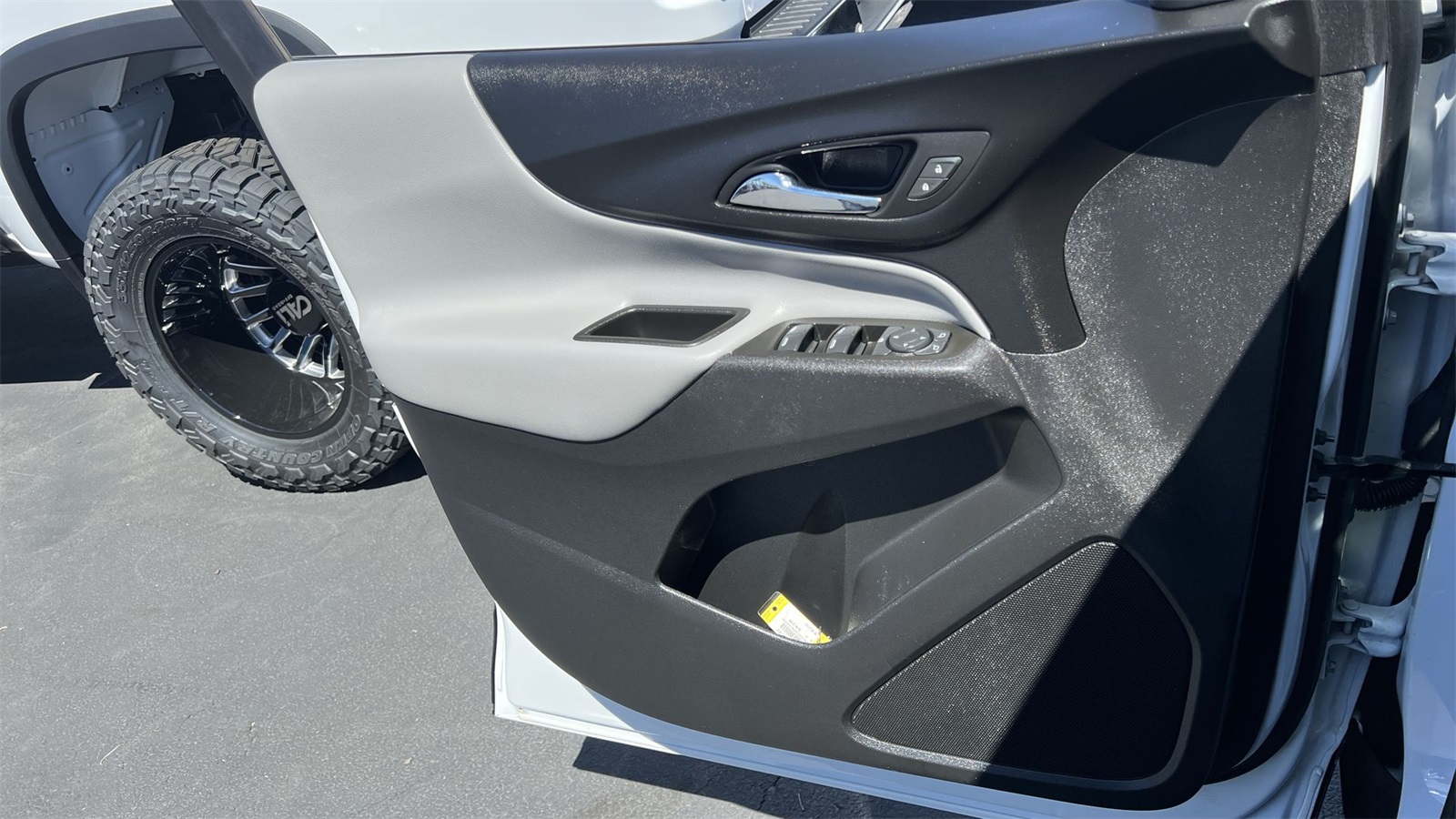 used 2022 Chevrolet Equinox car, priced at $18,995