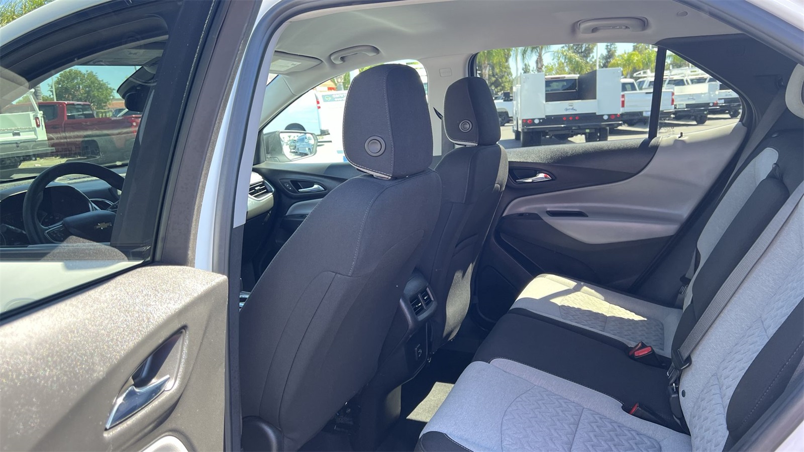 used 2022 Chevrolet Equinox car, priced at $18,995
