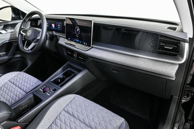 new 2025 Volkswagen Tiguan car, priced at $32,674