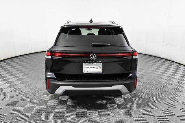 new 2025 Volkswagen Tiguan car, priced at $32,674