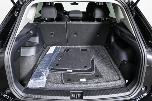 new 2025 Volkswagen Tiguan car, priced at $32,674