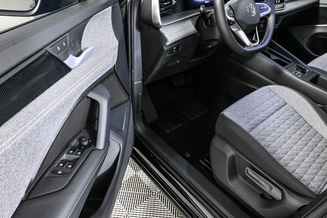 new 2025 Volkswagen Tiguan car, priced at $32,674