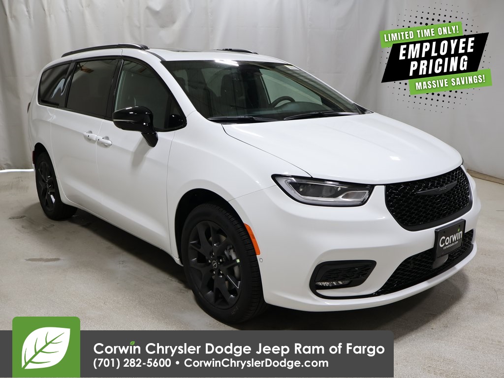 new 2025 Chrysler Pacifica car, priced at $52,364