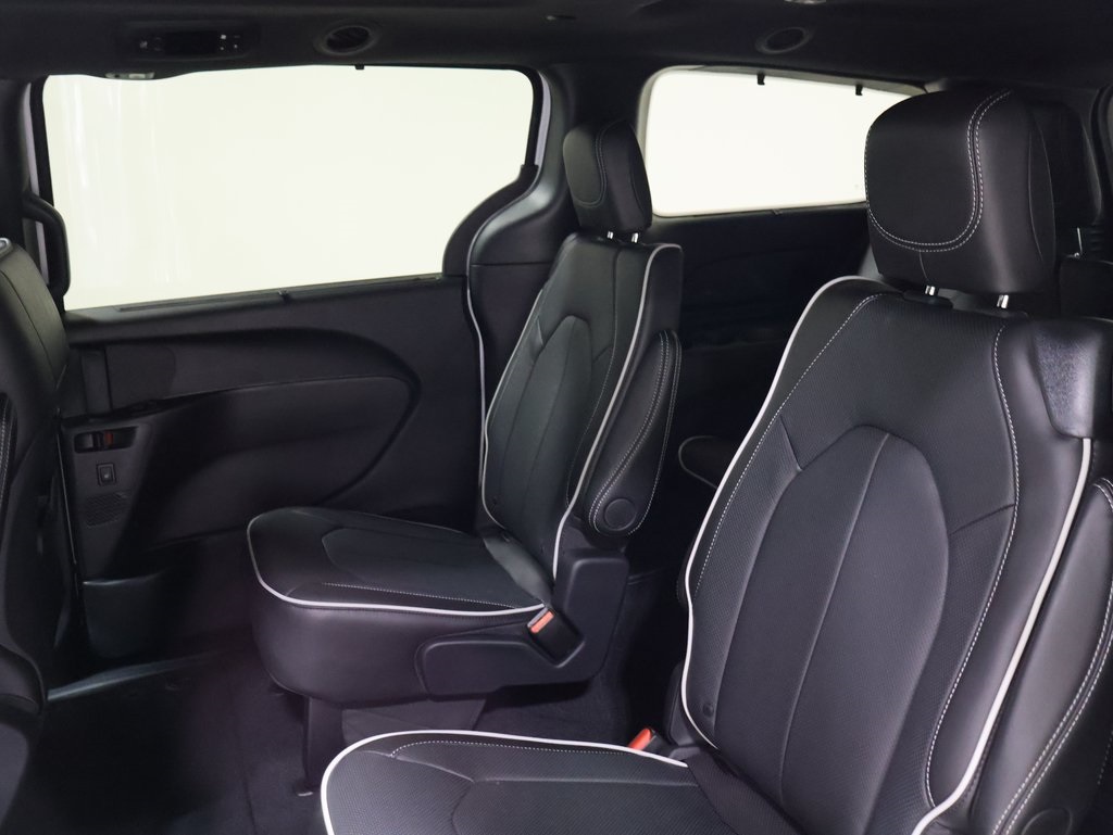 new 2025 Chrysler Pacifica car, priced at $52,364