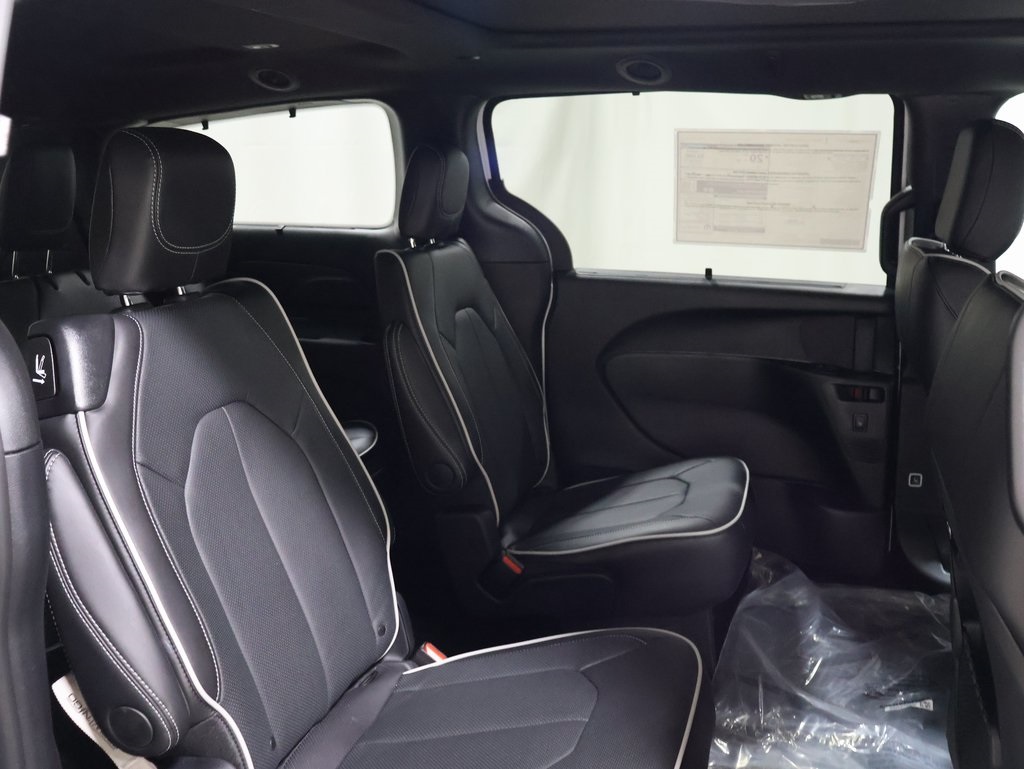 new 2025 Chrysler Pacifica car, priced at $52,364
