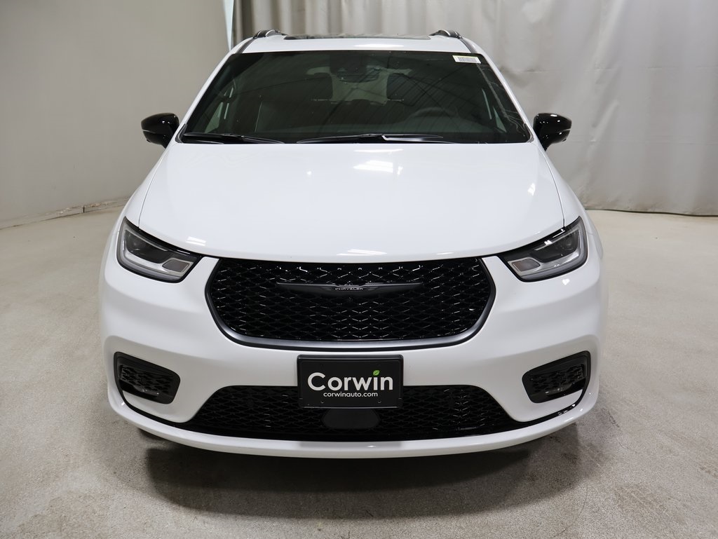 new 2025 Chrysler Pacifica car, priced at $52,364