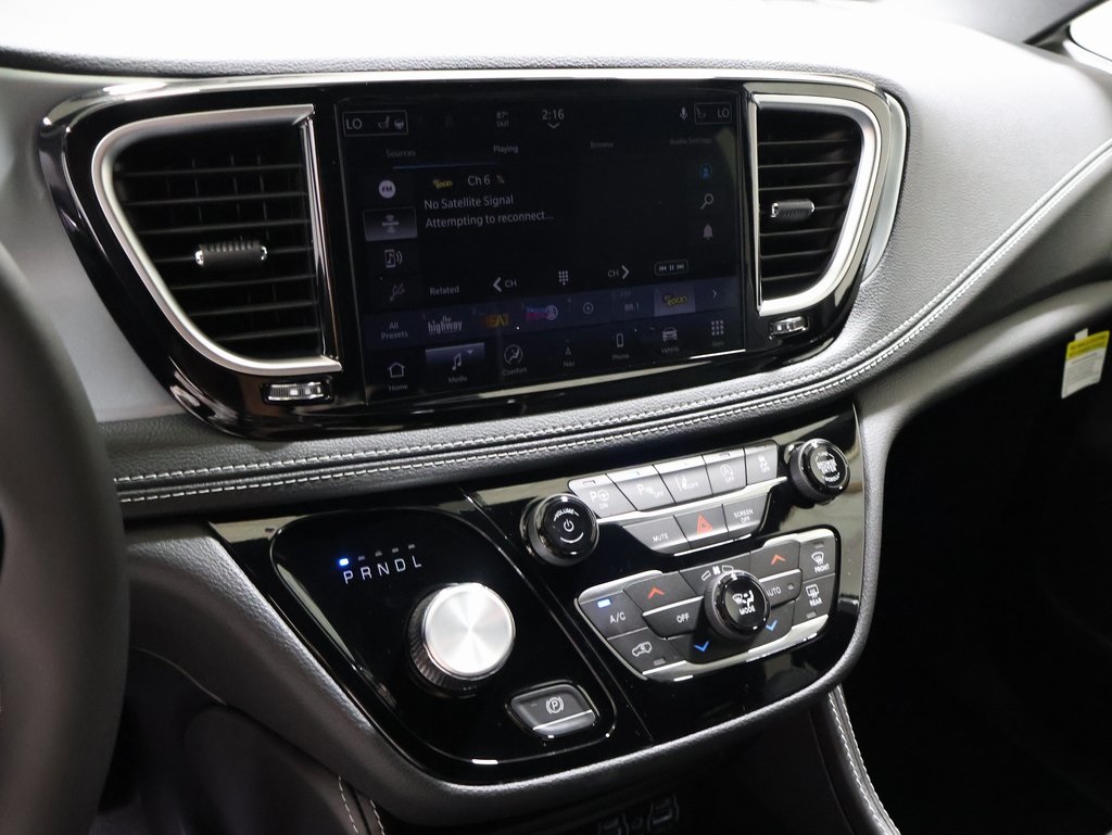new 2025 Chrysler Pacifica car, priced at $52,364