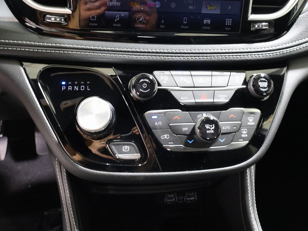 new 2025 Chrysler Pacifica car, priced at $52,364