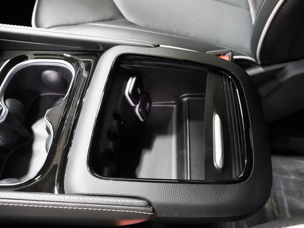 new 2025 Chrysler Pacifica car, priced at $52,364