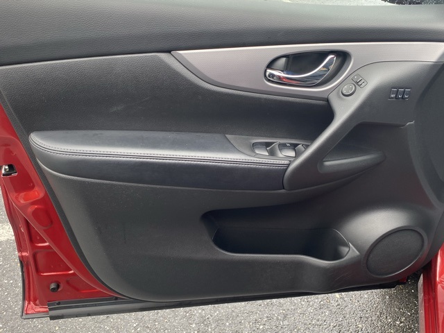 used 2020 Nissan Rogue Sport car, priced at $18,995