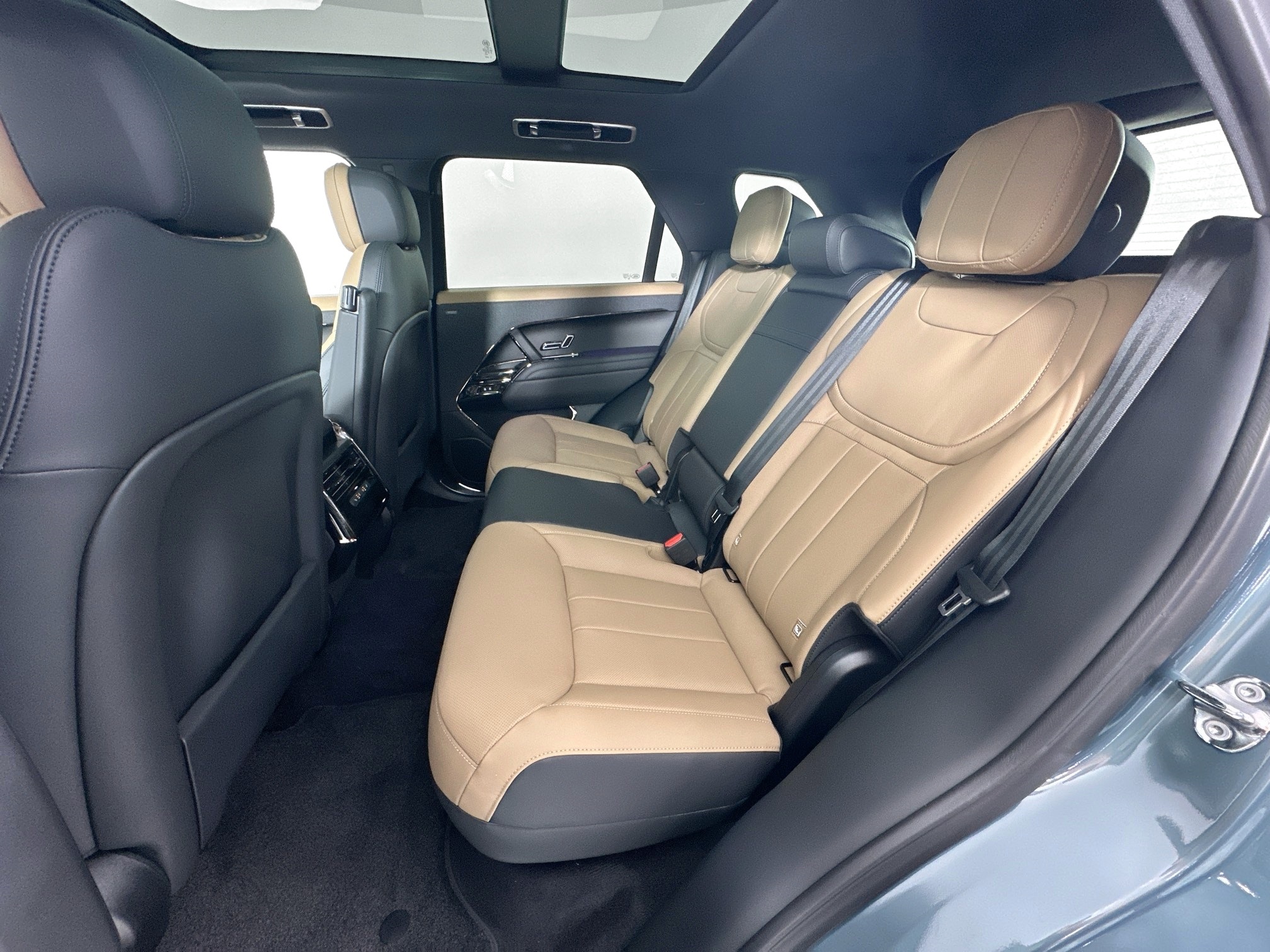 new 2025 Land Rover Range Rover Sport car