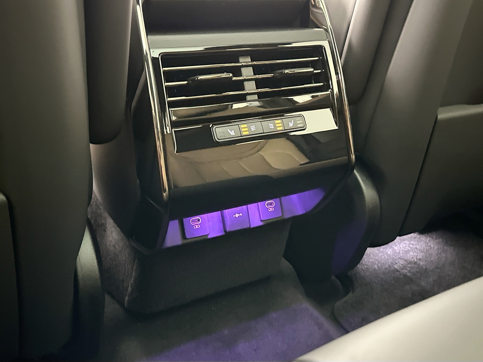 new 2025 Land Rover Range Rover Sport car