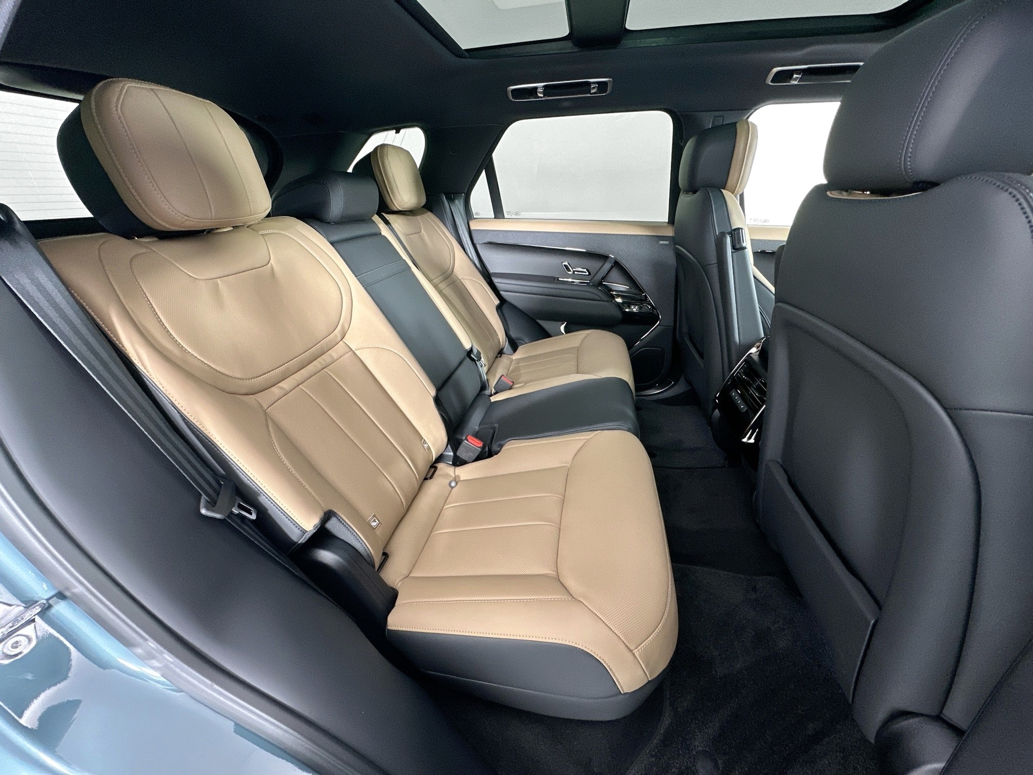 new 2025 Land Rover Range Rover Sport car