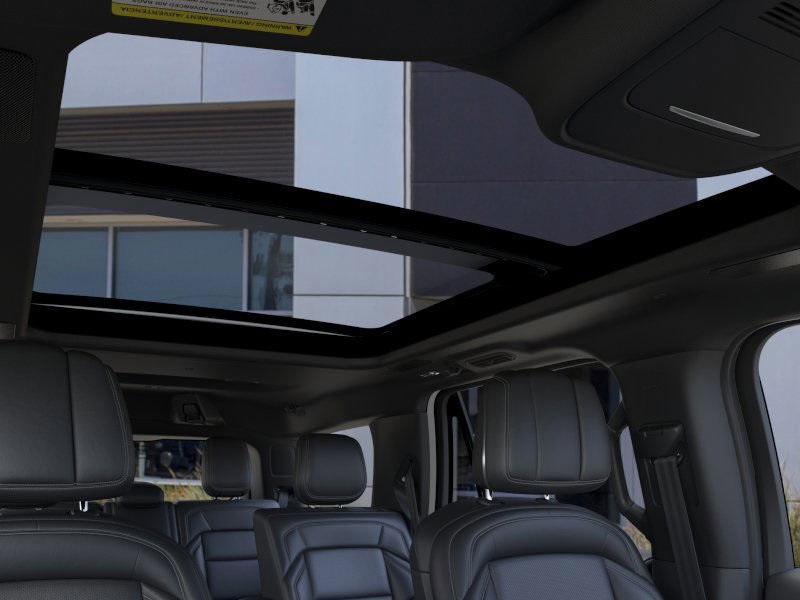 new 2025 Lincoln Navigator car, priced at $107,190
