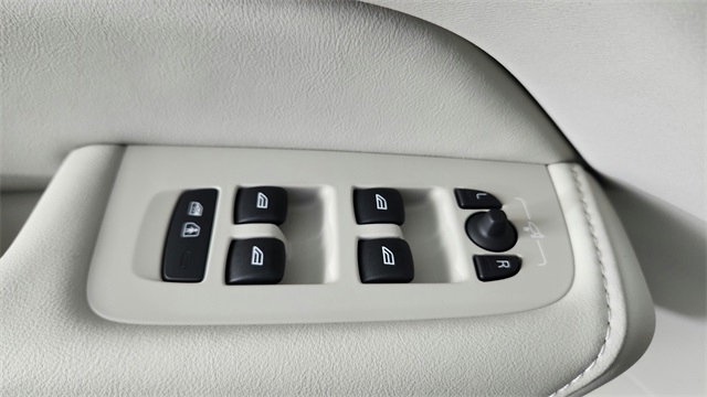 new 2025 Volvo XC60 Plug-In Hybrid car, priced at $71,485