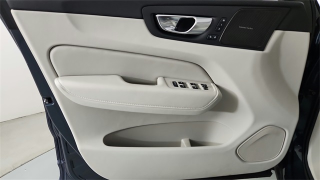 new 2025 Volvo XC60 Plug-In Hybrid car, priced at $71,485