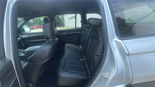 new 2025 Jeep Grand Cherokee car, priced at $45,025