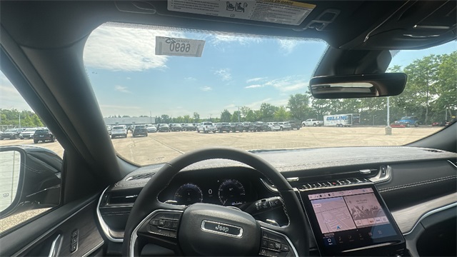 new 2025 Jeep Grand Cherokee car, priced at $45,025