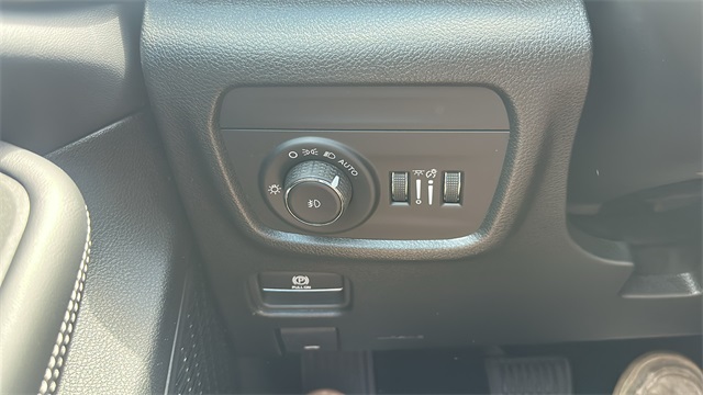 new 2025 Jeep Grand Cherokee car, priced at $45,025