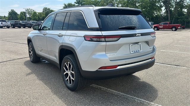 new 2025 Jeep Grand Cherokee car, priced at $45,025