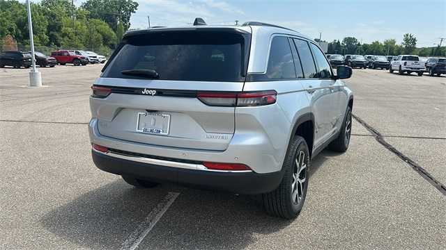 new 2025 Jeep Grand Cherokee car, priced at $45,025